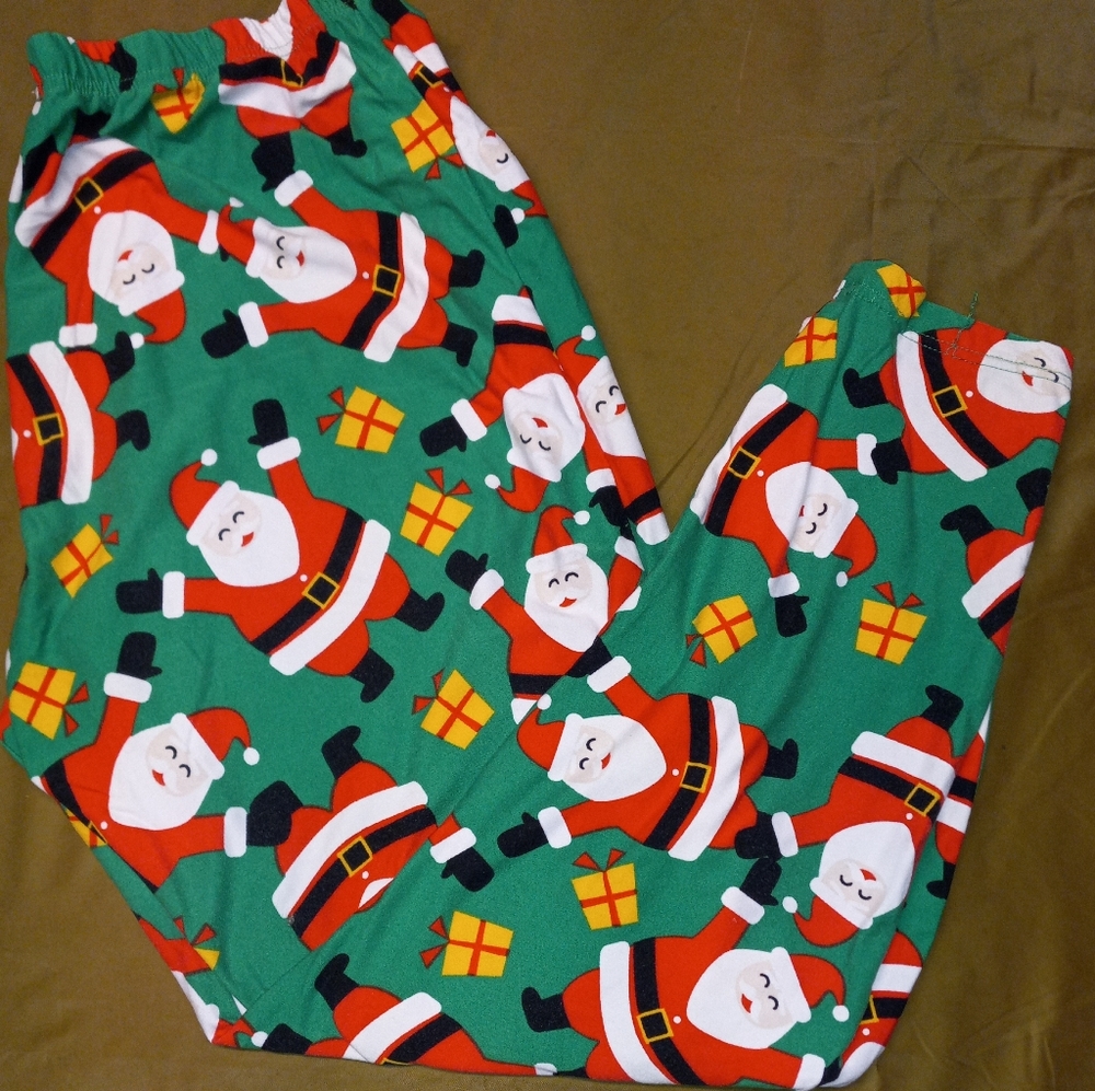 Holiday Santa print leggings. Women's 3X. No Comment brand.